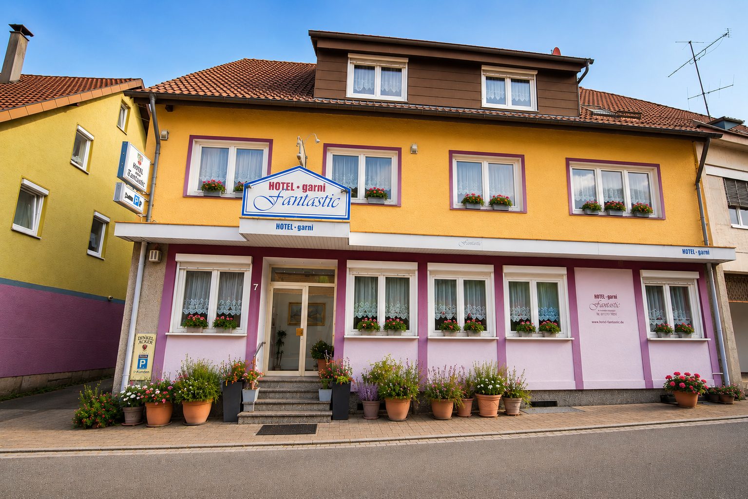 Hotel Fantastic – Hotel garni & Gästehaus in Neckartenzlingen bei Nürtingen, Region Stuttgart